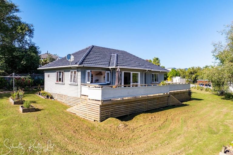 Photo of property in 15 Ash Grove, Maungaturoto, 0520