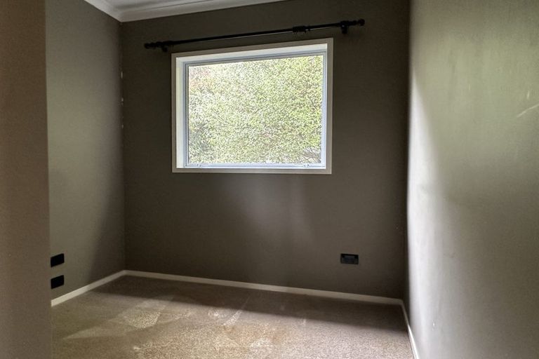 Photo of property in 16 Tracey Terrace, Te Atatu South, Auckland, 0602