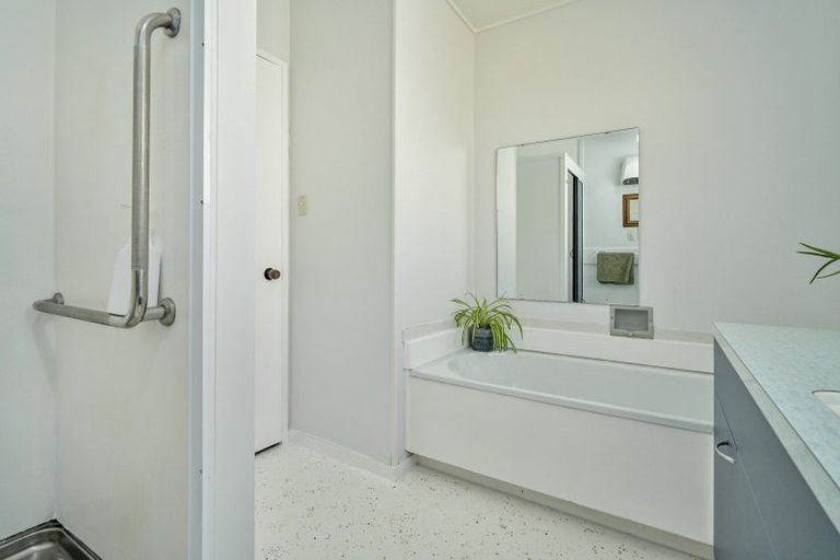 Photo of property in 505 Poplar Place, Akina, Hastings, 4122