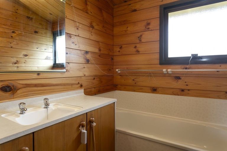 Photo of property in 14 Tobin Place, Richmond Heights, Taupo, 3330