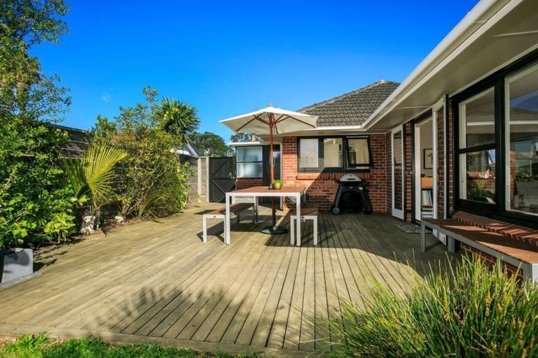 Photo of property in 2/54 Northboro Road, Belmont, Auckland, 0622