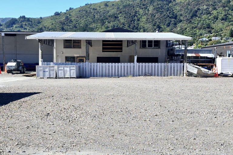 Photo of property in 12 Kent Street, Picton, 7220