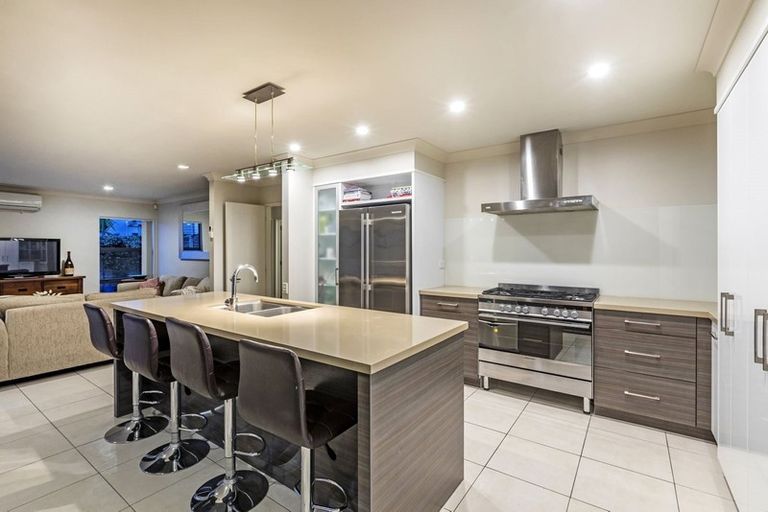 Photo of property in 82 Oakway Drive, Schnapper Rock, Auckland, 0632