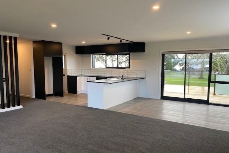 Photo of property in 154 Torkar Road, Clarks Beach, 2122