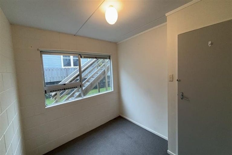 Photo of property in 31 Cumberland Street, Merrilands, New Plymouth, 4312