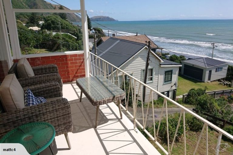 Photo of property in 14 The Parade, Paekakariki, 5034