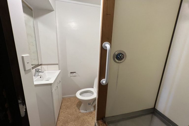 Photo of property in 9 Theodora Place, Mairangi Bay, Auckland, 0630