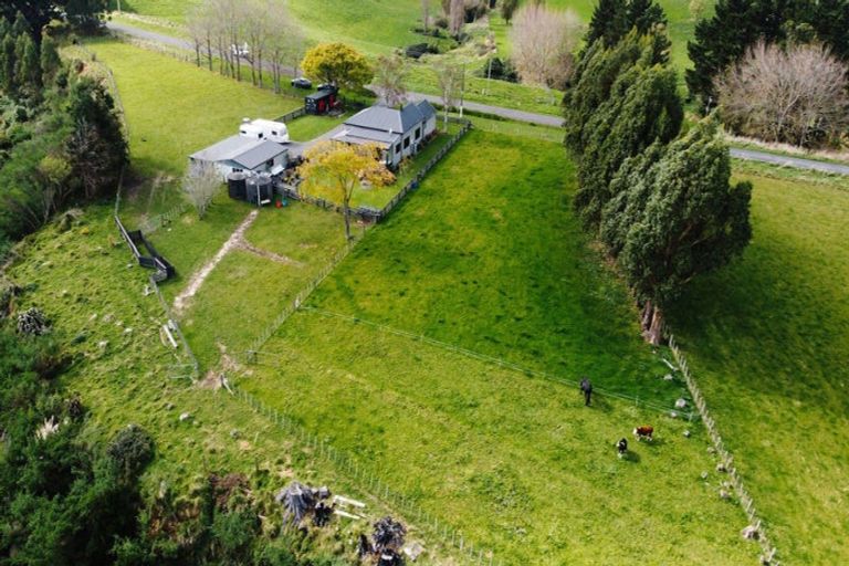 Photo of property in 423 Tipapakuku Road, Dannevirke, 4976