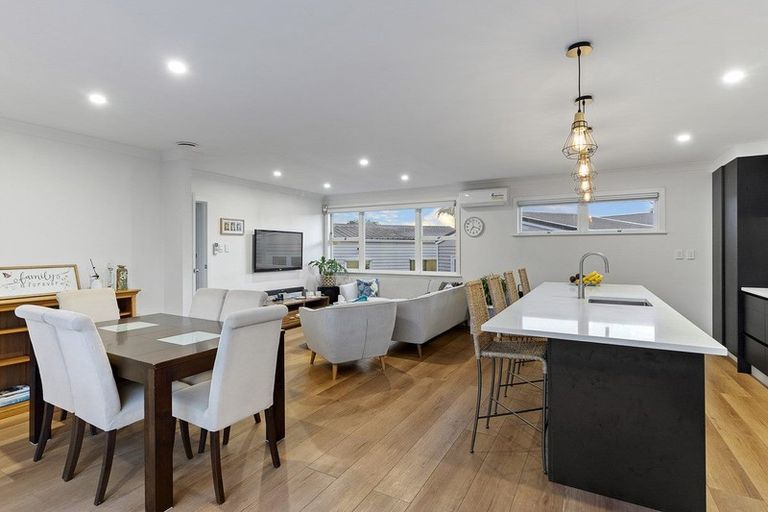 Photo of property in 59 Graham Avenue, Te Atatu Peninsula, Auckland, 0610