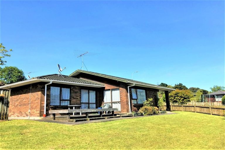 Photo of property in 2 Sherpa Place, Massey, Auckland, 0614