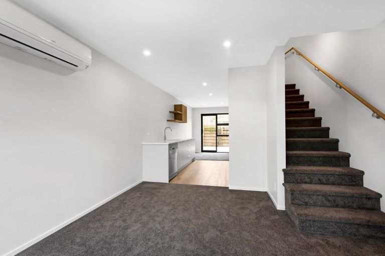 Photo of property in 8/370 Stokes Valley Road, Stokes Valley, Lower Hutt, 5019