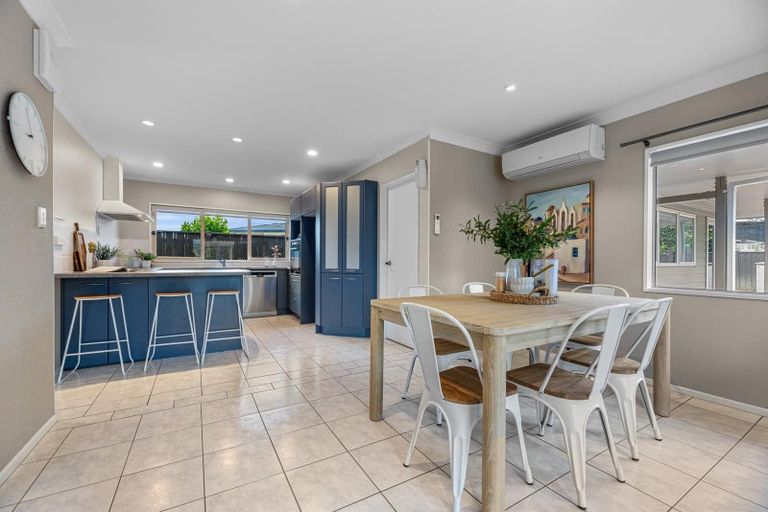 Photo of property in 11 Hinton Place, Pyes Pa, Tauranga, 3112