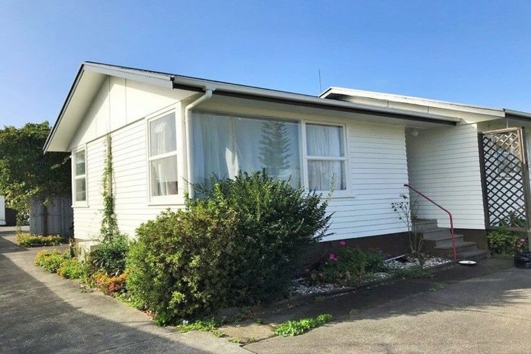 Photo of property in 1/24 Edinburgh Avenue, Rosehill, Papakura, 2113