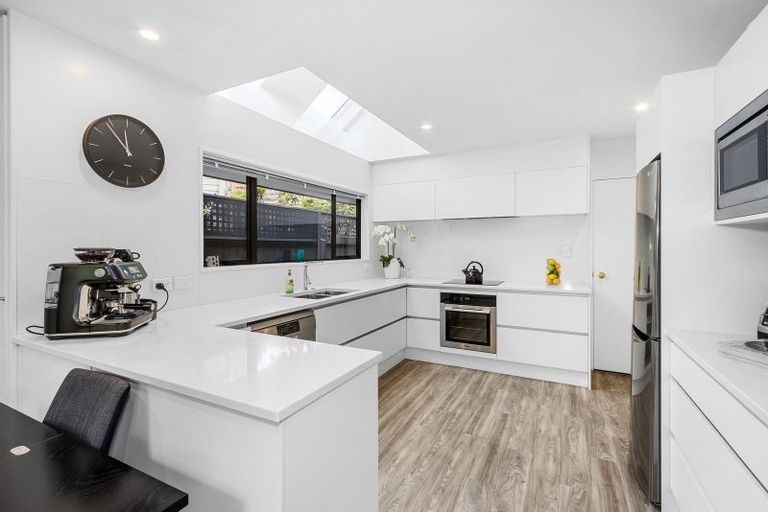 Photo of property in 2/22 Snowdon Road, Fendalton, Christchurch, 8052