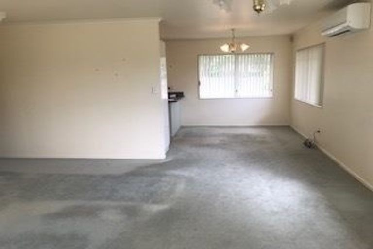 Photo of property in 34 Taioma Crescent, Te Atatu Peninsula, Auckland, 0610