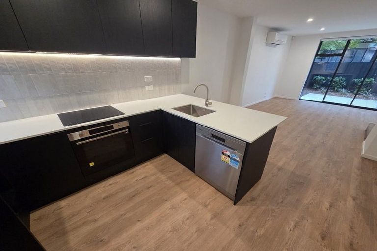 Photo of property in 2/15 Donald Place, St Albans, Christchurch, 8014