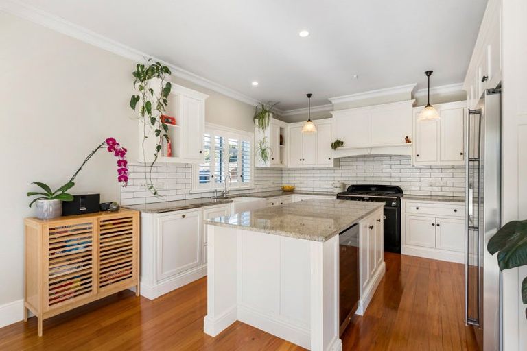 Photo of property in 41 Albert Street, Riverhead, 0820