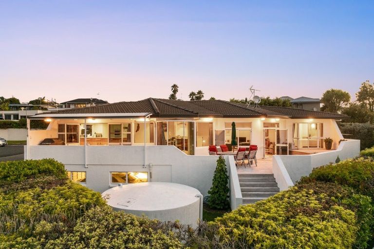 Photo of property in 4 Pacific Parade, Army Bay, Whangaparaoa, 0930