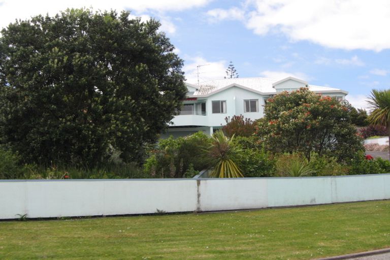 Photo of property in 7b Tindalls Bay Road, Tindalls Beach, Whangaparaoa, 0930