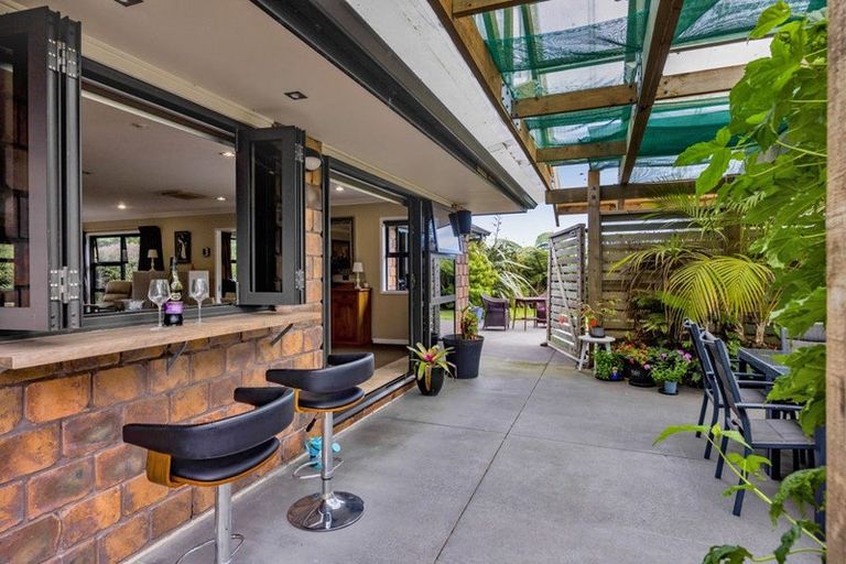 Photo of property in 271 Henwood Road, Paraite, New Plymouth, 4372