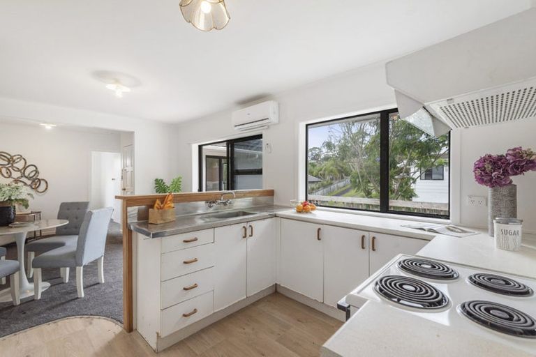 Photo of property in 1/24 Richards Avenue, Forrest Hill, Auckland, 0620