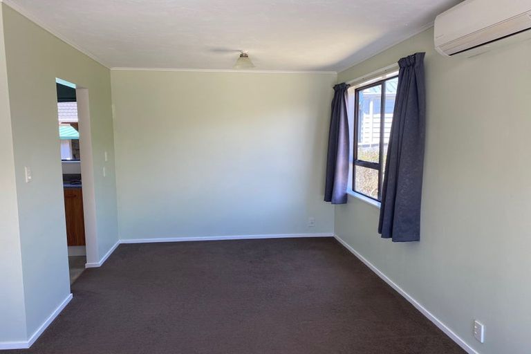 Photo of property in 47 Guadeloupe Crescent, Grenada Village, Wellington, 6037