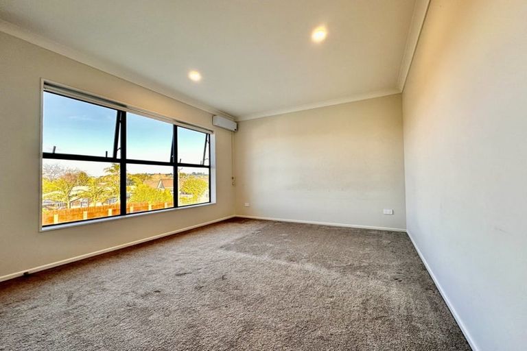 Photo of property in 84 Mettam Drive, Swanson, Auckland, 0614
