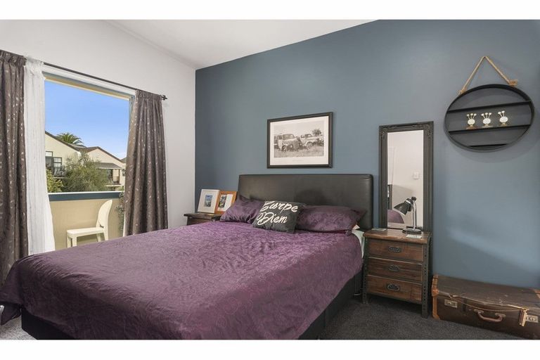 Photo of property in 6/6-8 Pannill Place, Oteha, Auckland, 0632