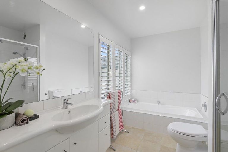 Photo of property in 132 Lake Terrace Road, Burwood, Christchurch, 8061