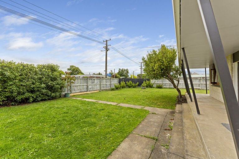 Photo of property in 27 Weraroa Road, Levin, 5510