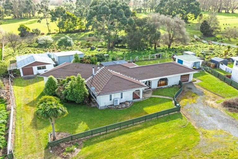 Photo of property in 73 Fergusson Street, Woodville, 4920