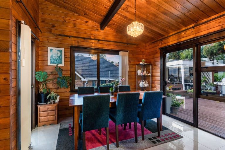 Photo of property in 20 Goodwood Drive, Goodwood Heights, Auckland, 2105