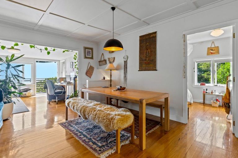 Photo of property in 72 Garden Road, Piha, New Lynn, 0772