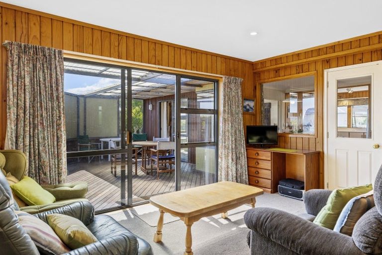 Photo of property in 14 Fairview Terrace, Waipahihi, Taupo, 3330