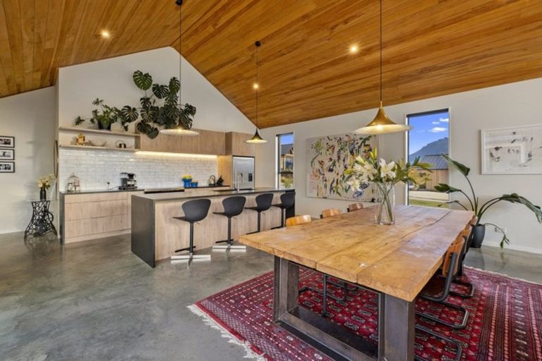 Photo of property in 10 Double Cone Road, Jacks Point, Queenstown, 9371