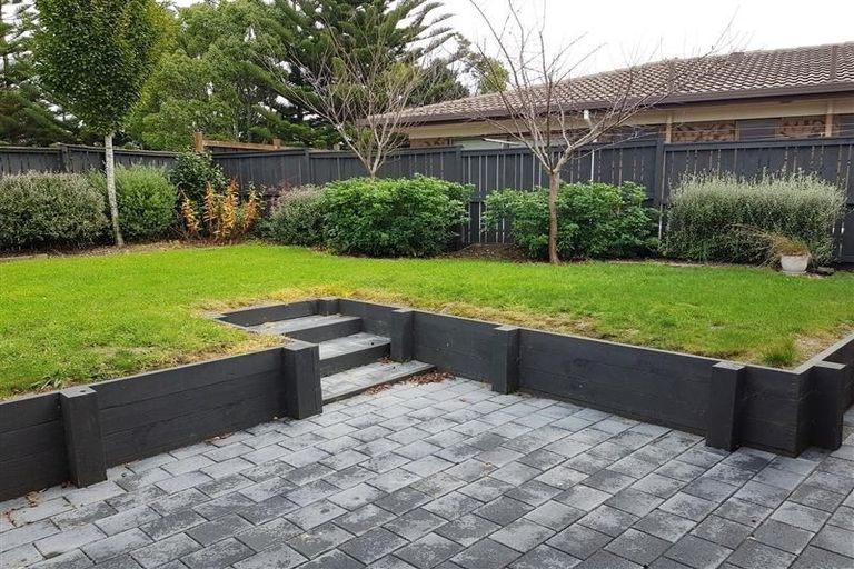 Photo of property in 1 Ti Nana Crescent, Henderson, Auckland, 0610