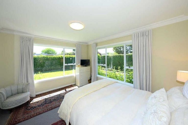 Photo of property in 8 Yardley Street, Avonhead, Christchurch, 8042