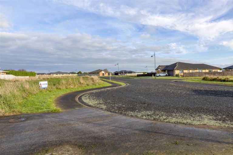 Photo of property in 2 Yulestar Place, Hawera, 4610