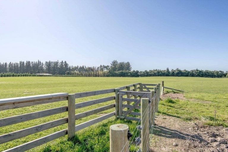 Photo of property in 1/616 Halkett Road, West Melton, Christchurch, 7671