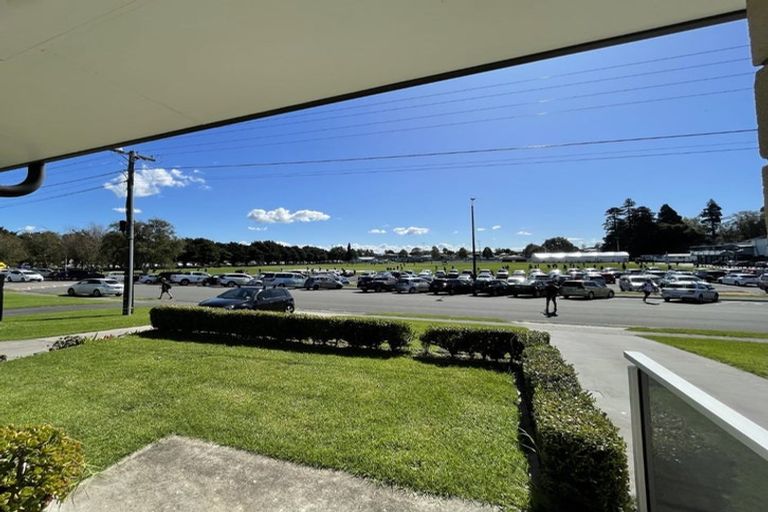 Photo of property in 450 Devonport Road, Tauranga South, Tauranga, 3112