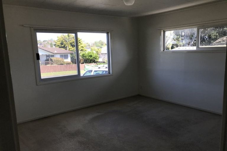 Photo of property in 28 Cabello Place, Unsworth Heights, Auckland, 0632