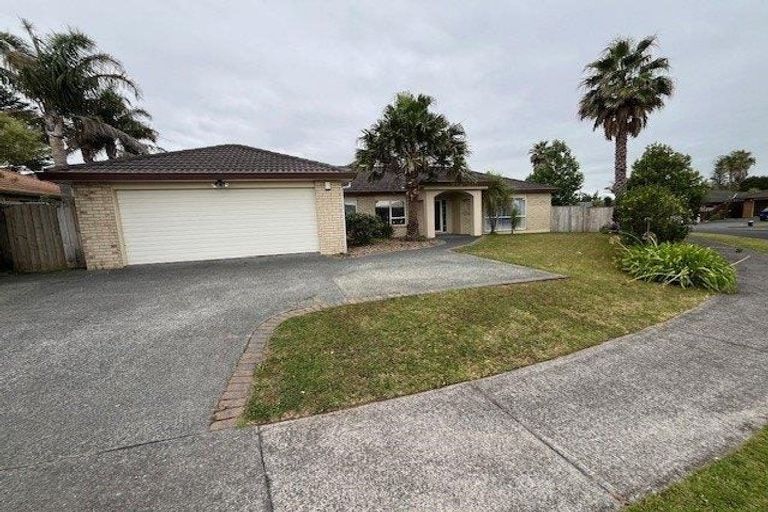 Photo of property in 28 Craigavon Drive, East Tamaki, Auckland, 2013