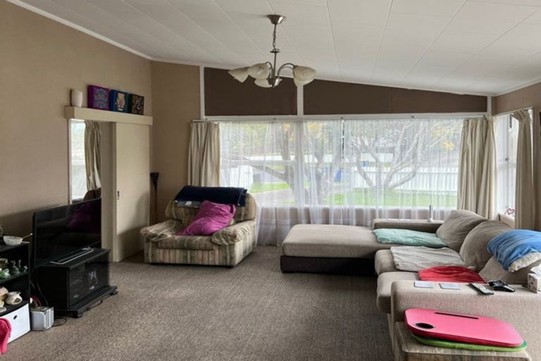 Photo of property in 44 Harmel Road, Glendene, Auckland, 0602