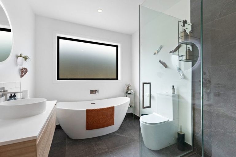 Photo of property in 60 Muster Road, Jacks Point, 9371