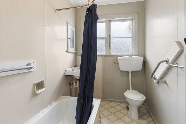 Photo of property in 15-15a Mill Street, Westport, 7825