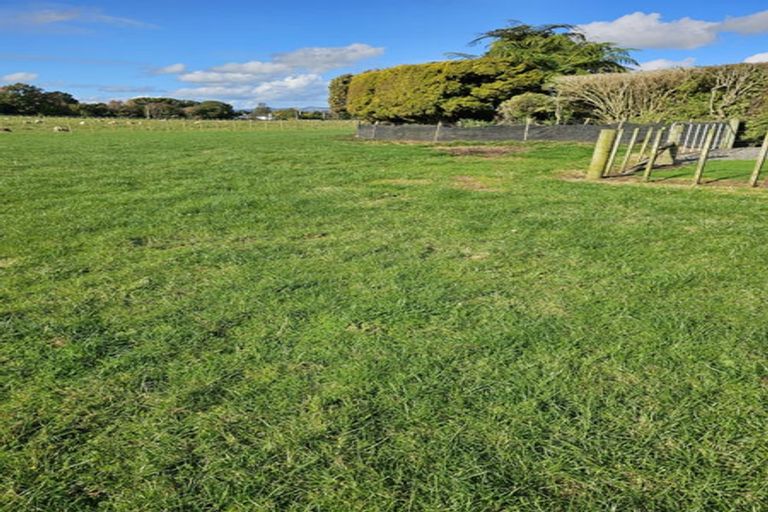 Photo of property in 147 Koputaroa Road, Levin, 5575