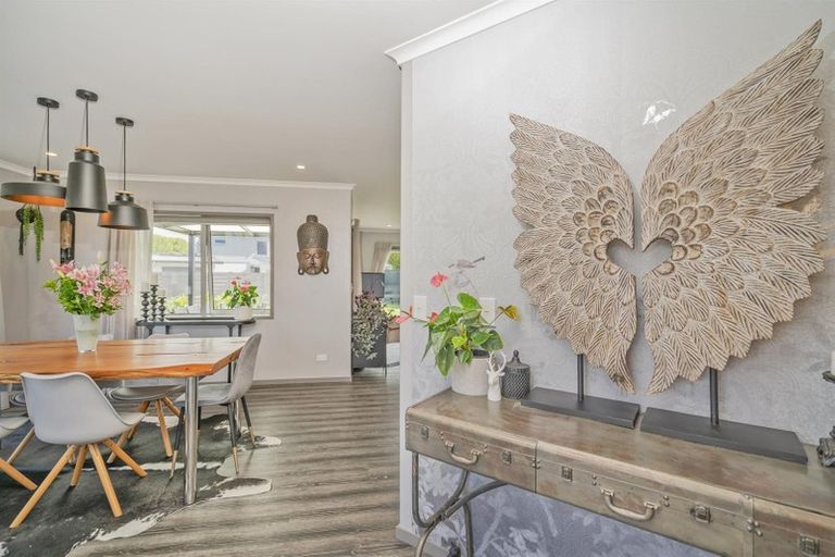 Photo of property in 2 Oscar Place, Whitianga, 3510