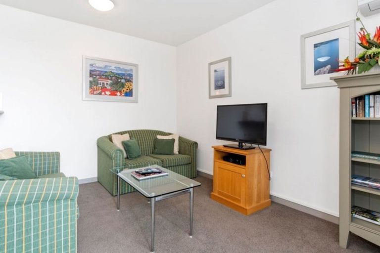 Photo of property in Anchorage Apartments, 309/36 Victoria Road, Mount Maunganui, 3116