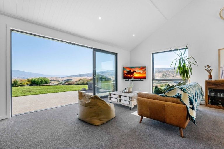 Photo of property in 236 Hawksburn Road, Nevis, Cromwell, 9384