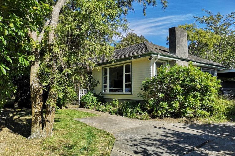 Photo of property in 44a Norton Park Avenue, Fairfield, Lower Hutt, 5011